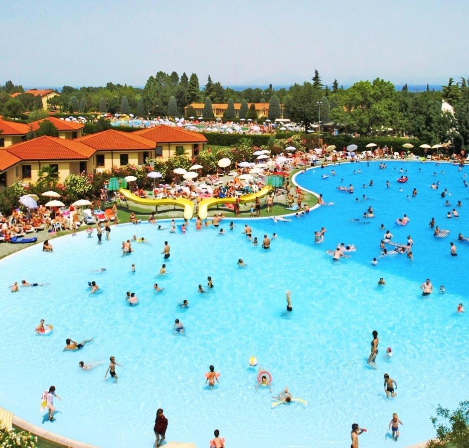 In 22097 * Peschiera del Garda