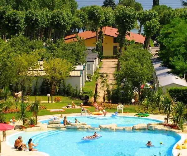 Apartments In Peschiera Del Garda 22097